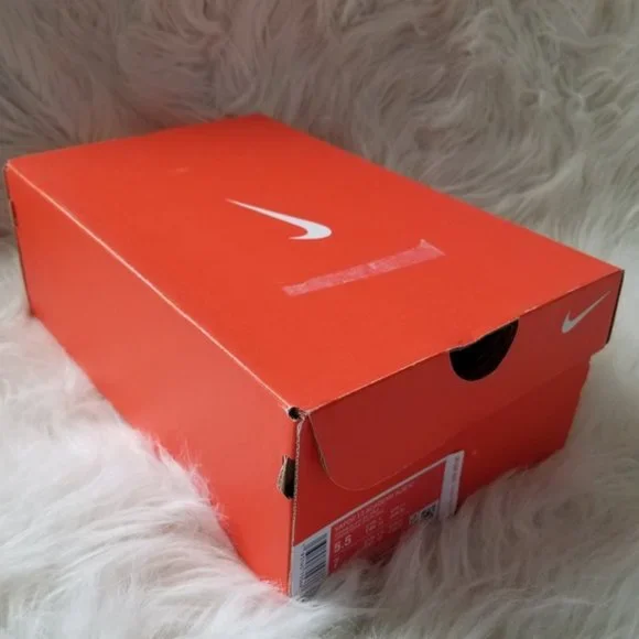 Nike Mercurial Vapor 13 Indoor Soccer Shoes - Picture 7 of 15